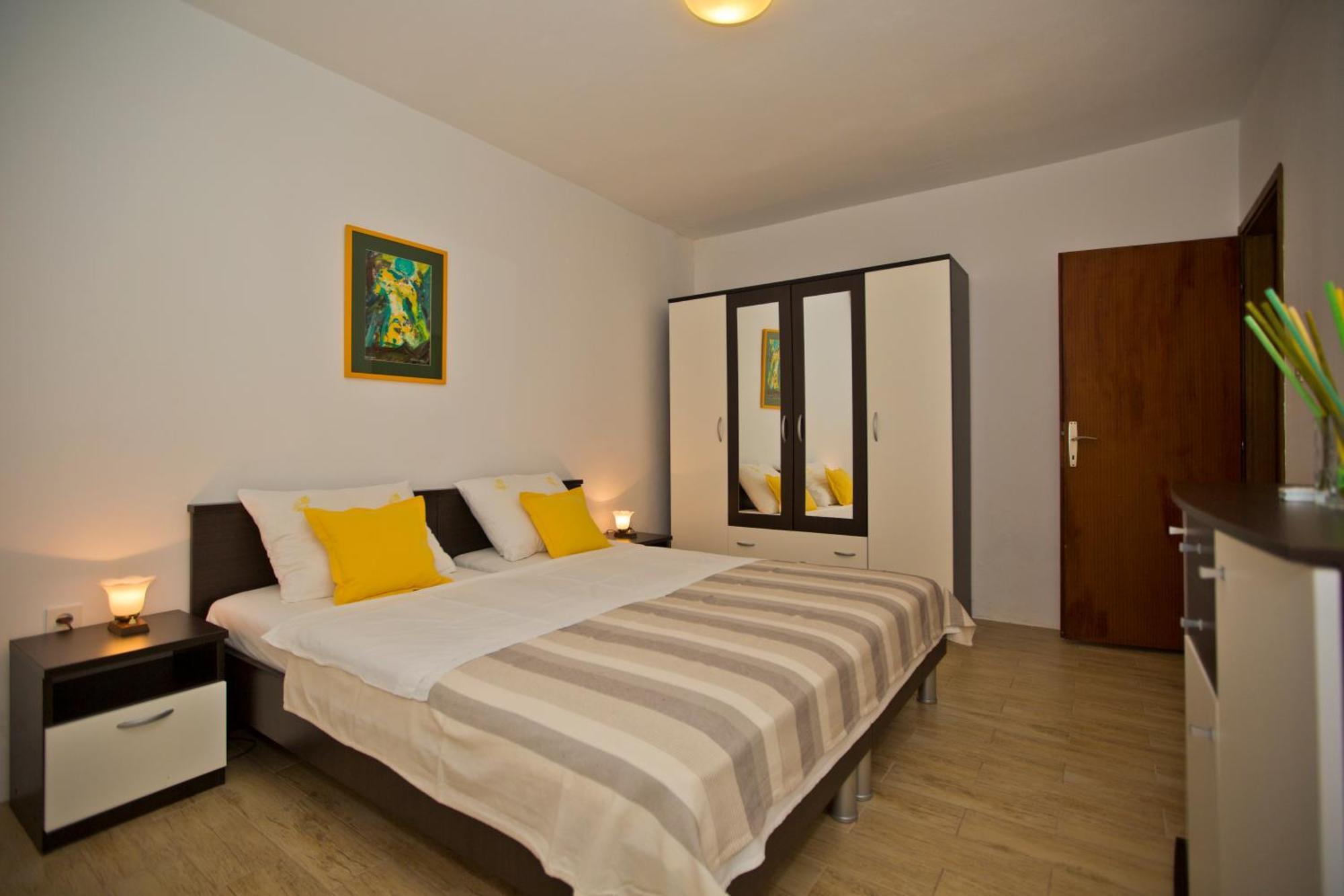 Apartments Vucetic Hvar Town Exterior foto