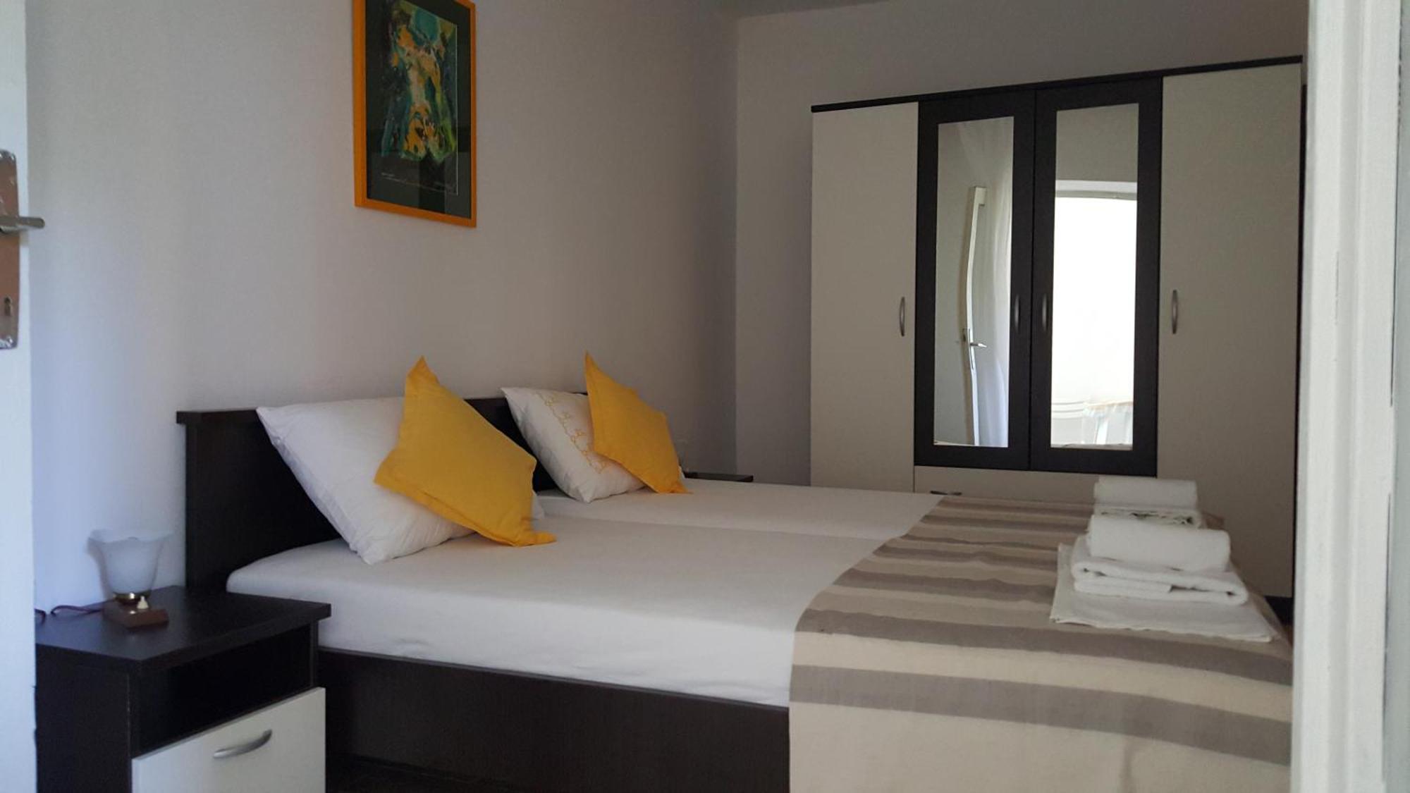 Apartments Vucetic Hvar Town Habitación foto